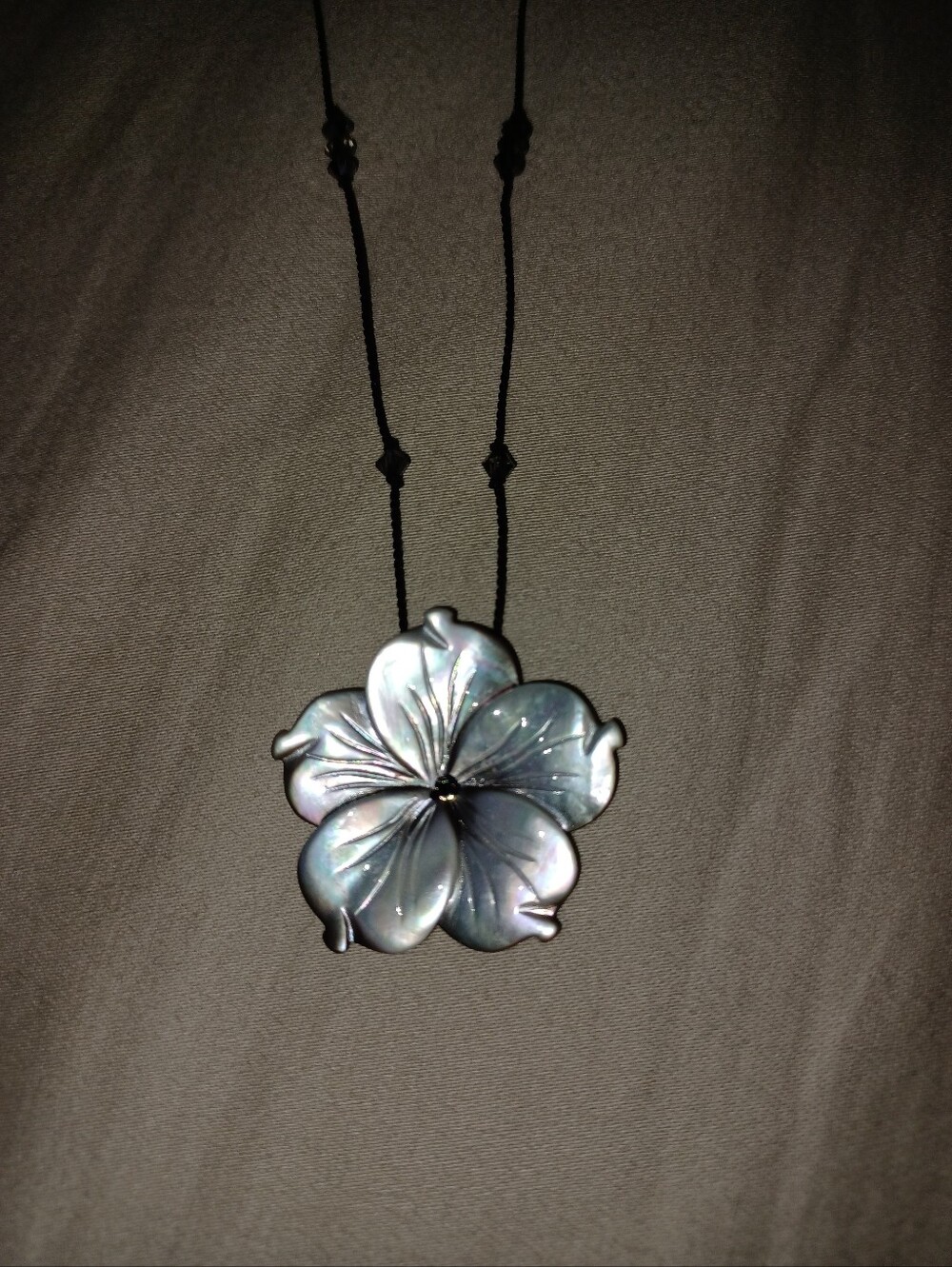 Mother of Pearl Flower Necklace